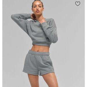 Alo Yoga Accolade Set in Lunar Grey size XS